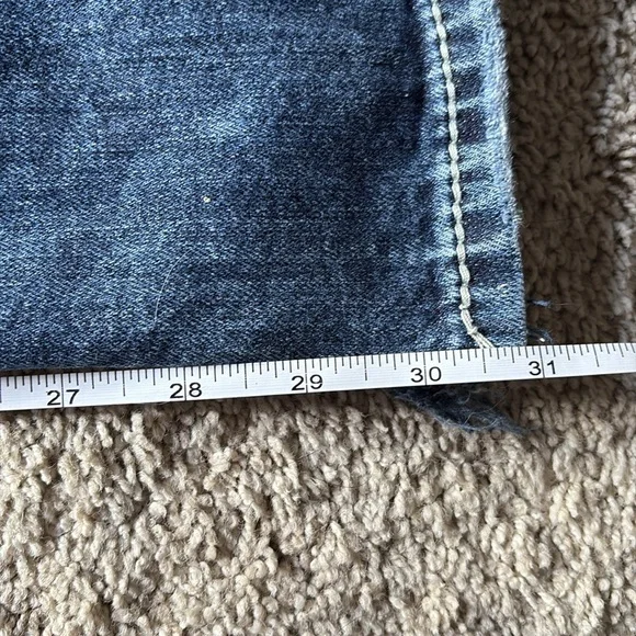 🌟SILVER JEANS: Tuesday Distressed Slim Boot Cut EUC Sz W30/L33 - Picture 12 of 13